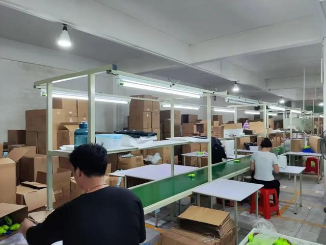 如今3家工厂10家店“睡地板也要当老板”澳门新葡京app潮汕小伙5000元创业(图6) 如今3家工厂10家店“睡地板也要当老板”澳门新葡京app潮汕小伙5000元创业(图6)