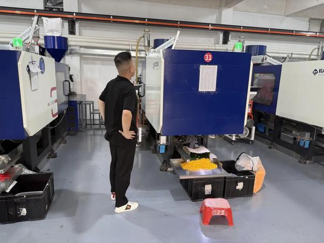 如今3家工厂10家店“睡地板也要当老板”澳门新葡京app潮汕小伙5000元创业(图9) 如今3家工厂10家店“睡地板也要当老板”澳门新葡京app潮汕小伙5000元创业(图9)