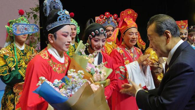 时代经济特区建设中书写中国式现代化汕头答卷澳门新葡京市委书记温湛滨发表署名文章:在新(图4) 时代经济特区建设中书写中国式现代化汕头答卷澳门新葡京市委书记温湛滨发表署名文章:在新(图4)