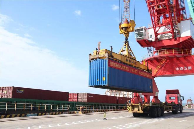 时代经济特区建设中书写中国式现代化汕头答卷澳门新葡京市委书记温湛滨发表署名文章:在新(图5) 时代经济特区建设中书写中国式现代化汕头答卷澳门新葡京市委书记温湛滨发表署名文章:在新(图5)