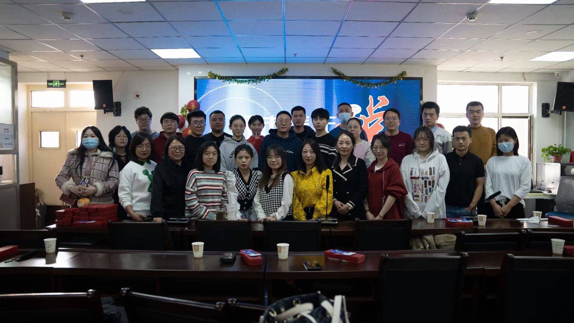 · 十年公益实践对生命意义的破题报告新葡京娱乐城我的人生我做主 特别策划(图8)