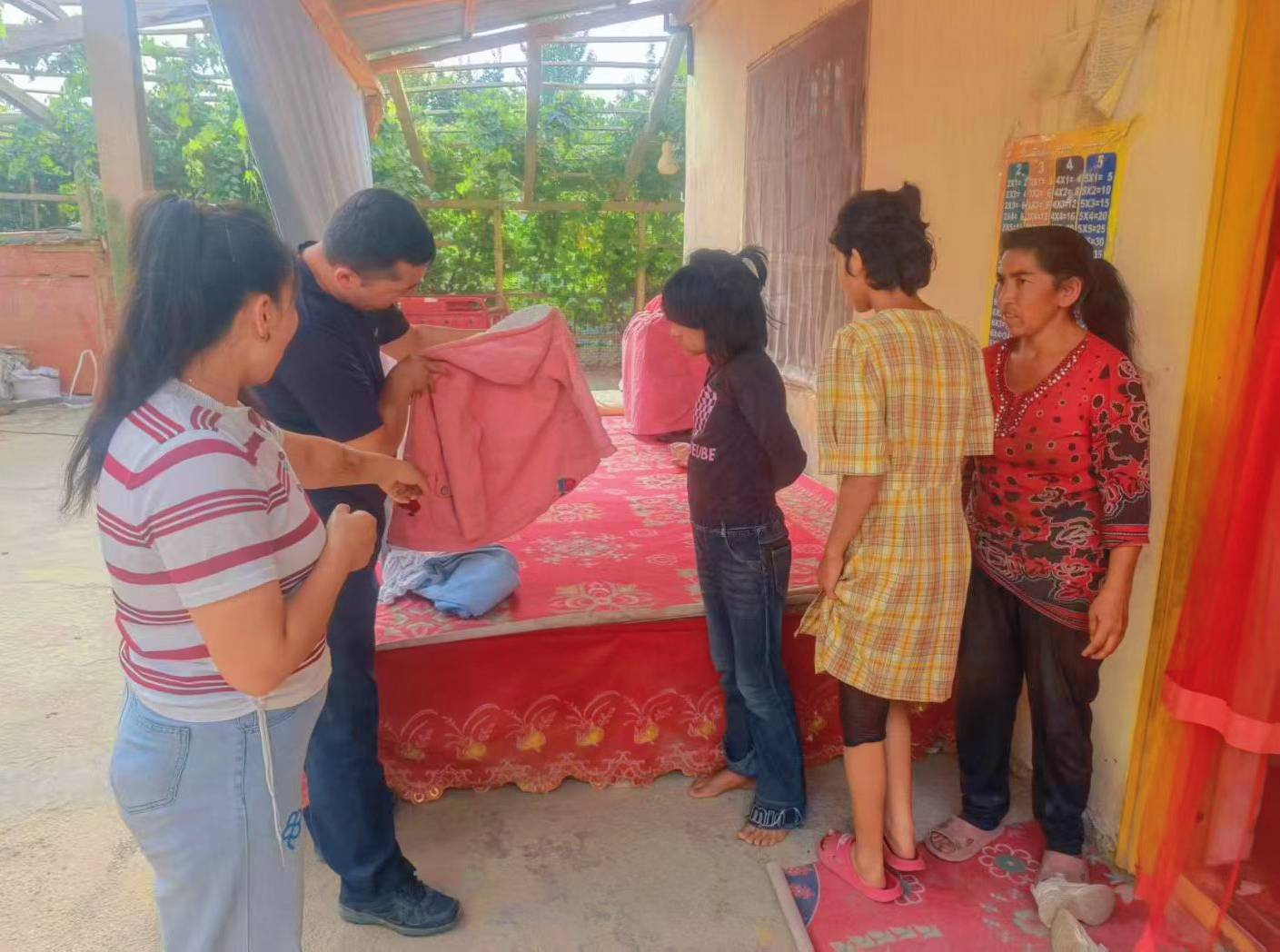 · 十年公益实践对生命意义的破题报告新葡京娱乐城我的人生我做主 特别策划(图56)