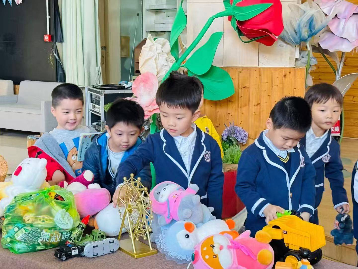 · 十年公益实践对生命意义的破题报告新葡京娱乐城我的人生我做主 特别策划(图58)